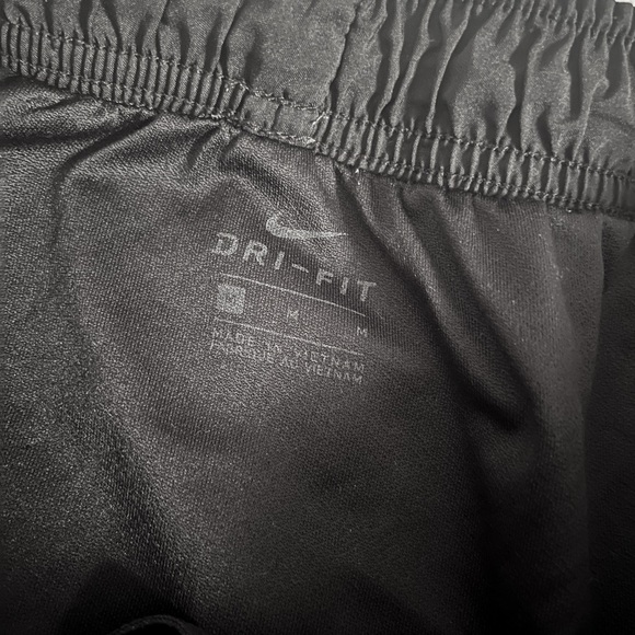 Nike Running Shorts - Picture 3 of 5
